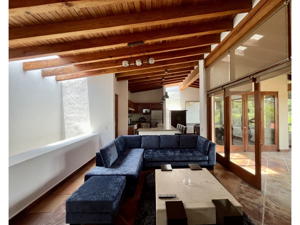 Villa en renta amueblada, dentro del club de Golf Avàndaro.