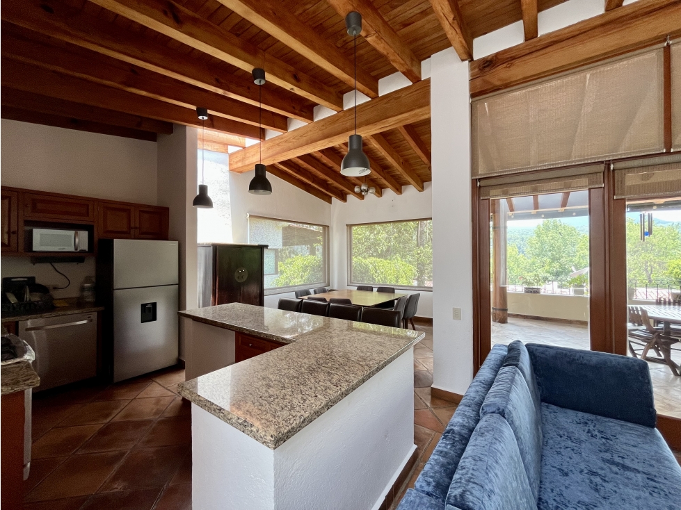 Villa en renta amueblada, dentro del club de Golf Avàndaro. — foto 6