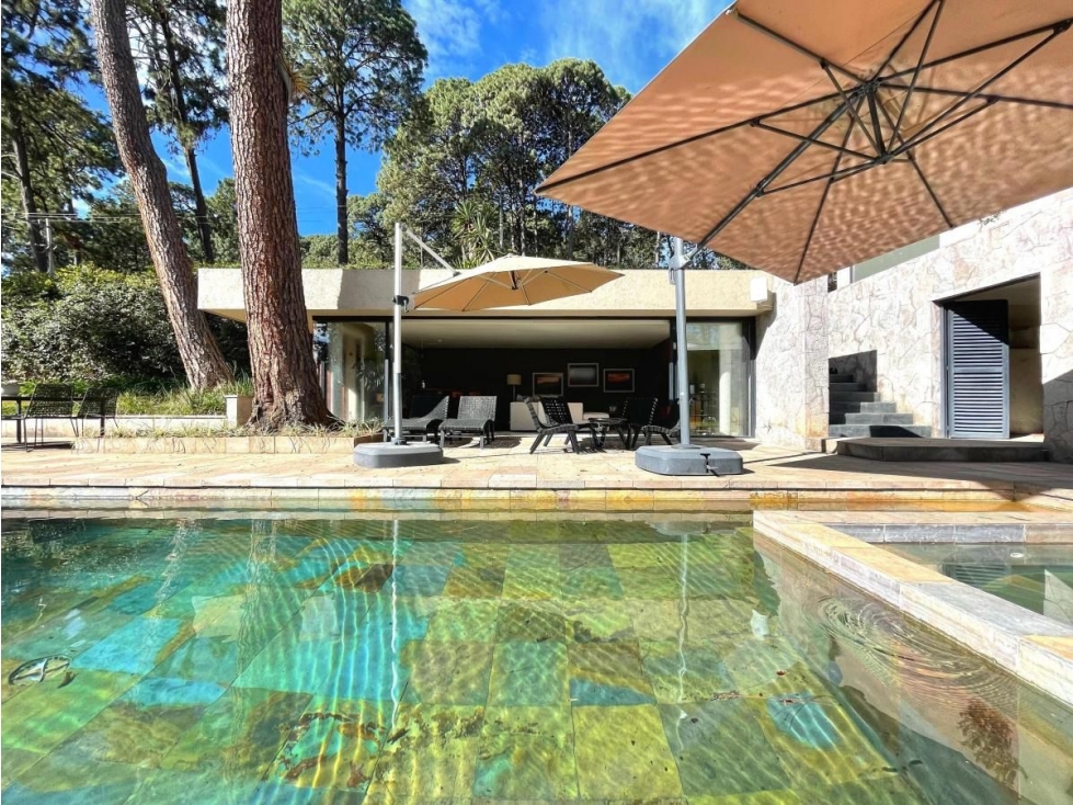 Casa contemporánea en venta, Avándaro