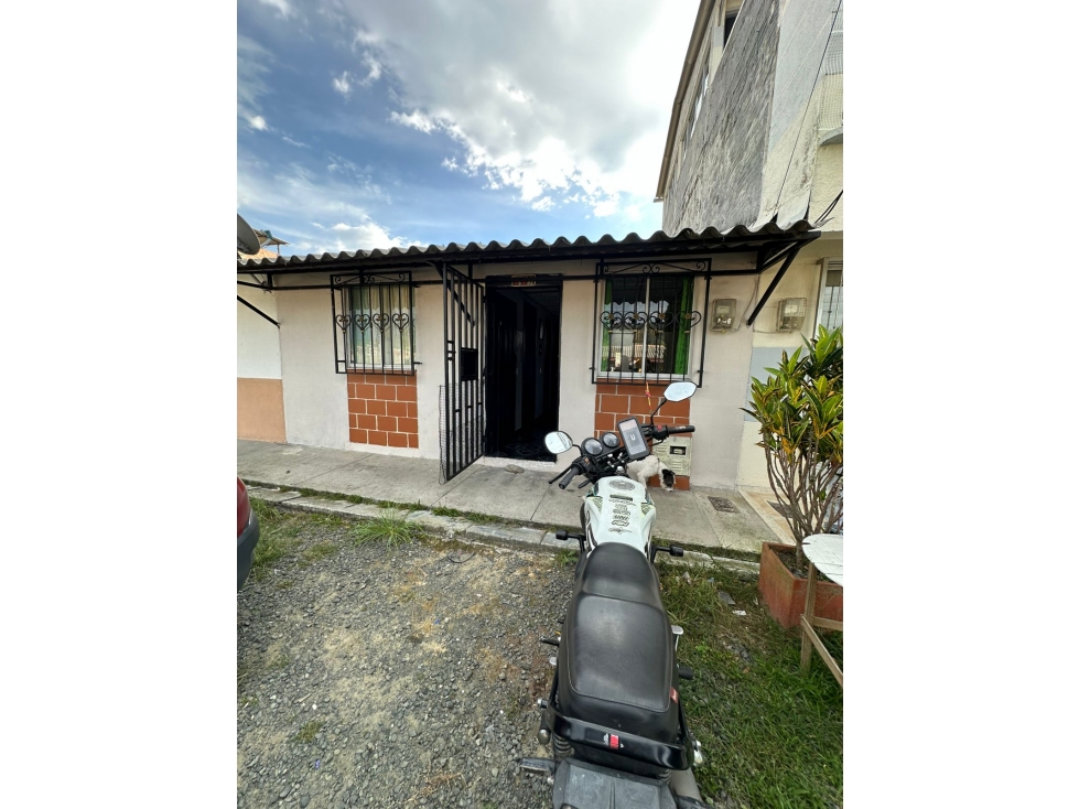 VENDO CASA EN SANTA ROSA - LA EUGENIA 2