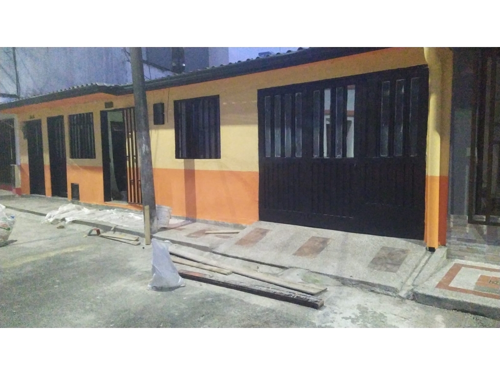 CASA EN VENTA DOSQUBRADAS CERCA AV SIMON BOLIVAR