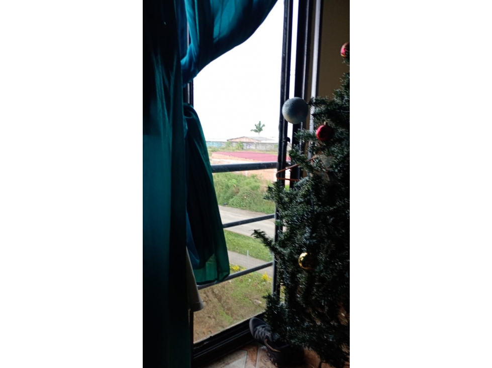 VENDO CASA EN PRIMAVERA AZUL DOSQUEBARADAS