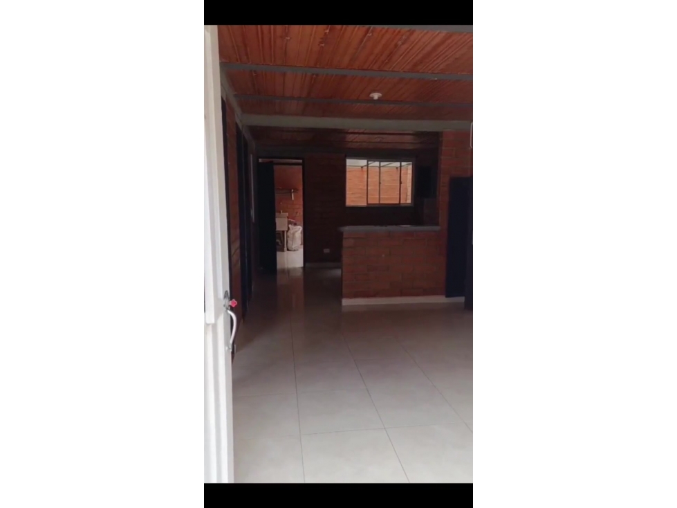 VENDO CASA EN SANTA ROSA