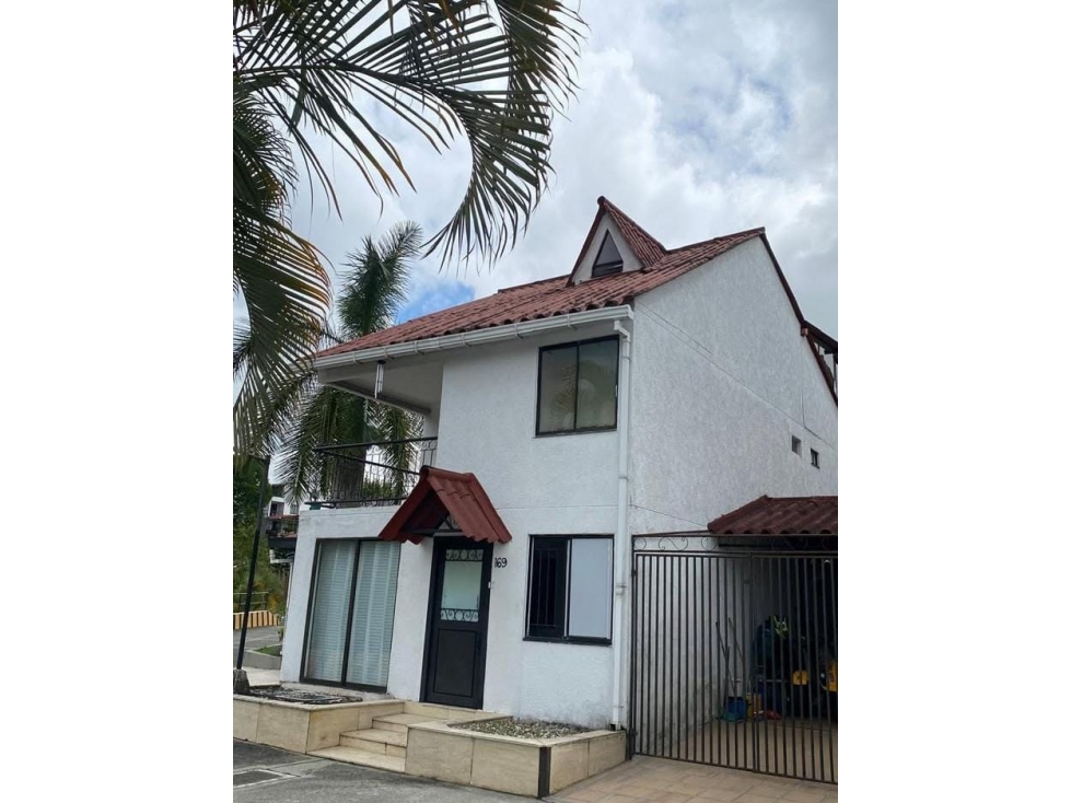 CASA EN VENTA PEREIRA BOSQUES DE SANTA ELENA 2