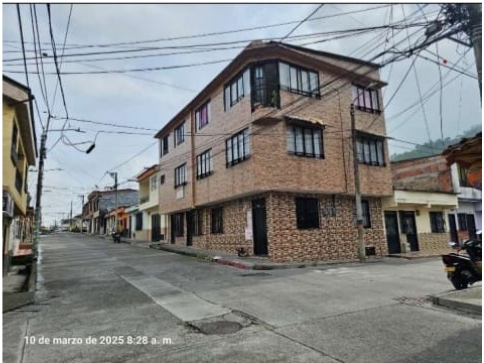 CASA EN VENTA CHINCHINA/KENNEDY - 2