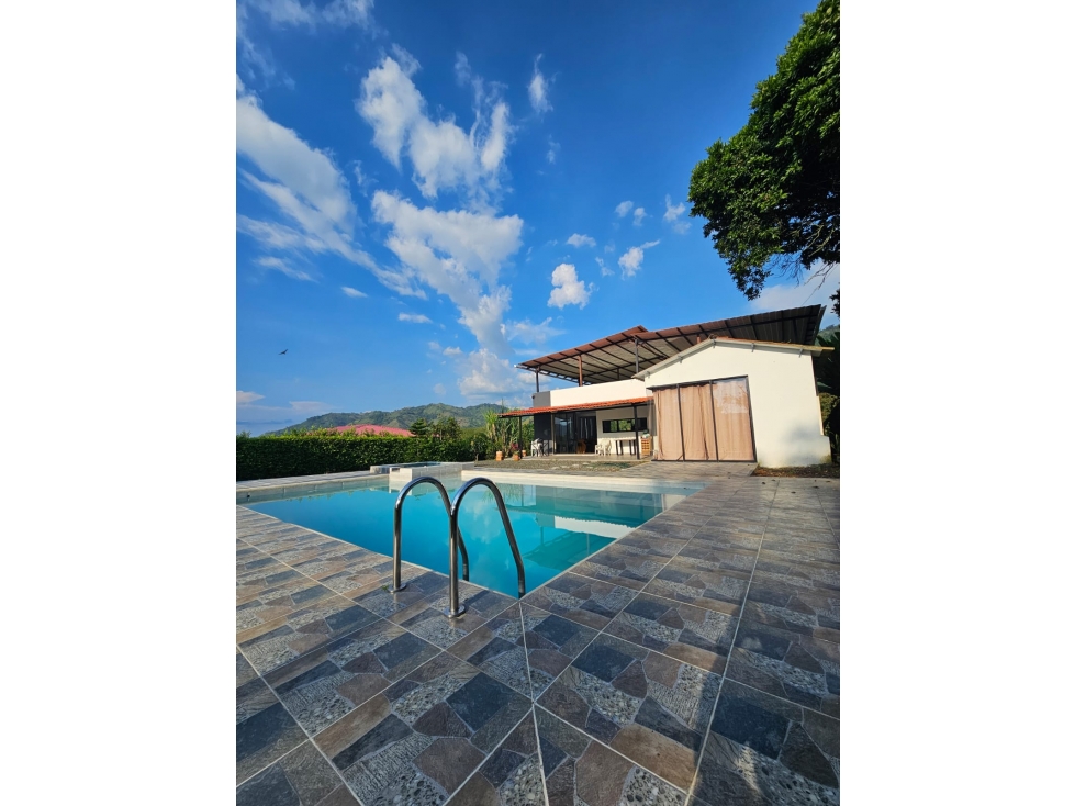 VENDO CASA CAMPESTRE EN PEREIRA-COMBIA