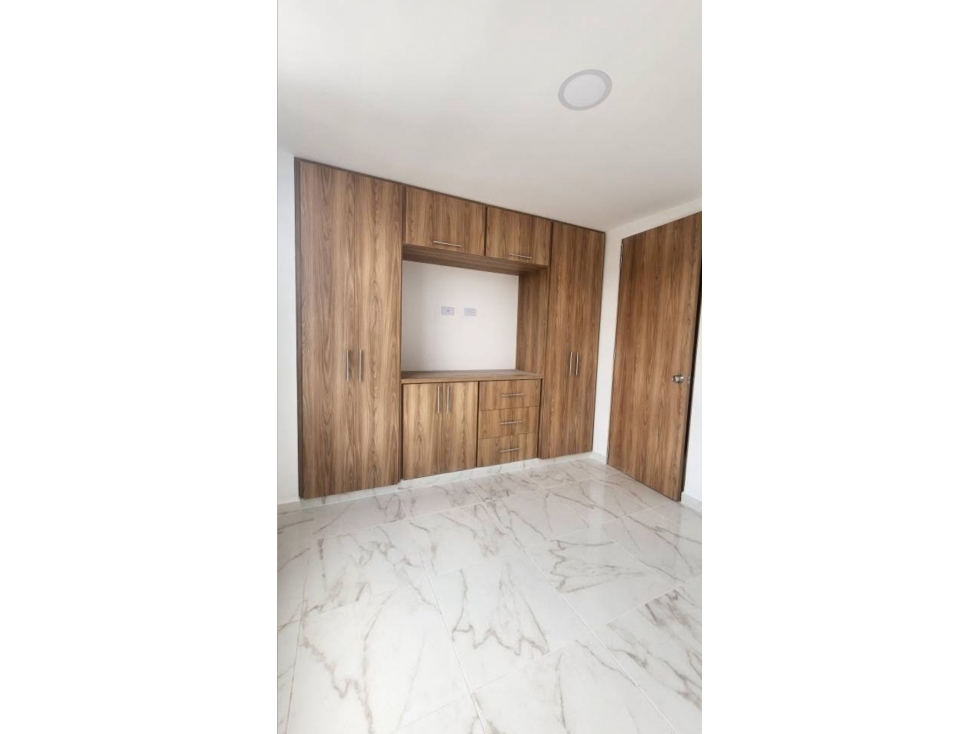 VENDO APARTAMENTO EN SANTA ROSA-LA HERMOSA — foto 4