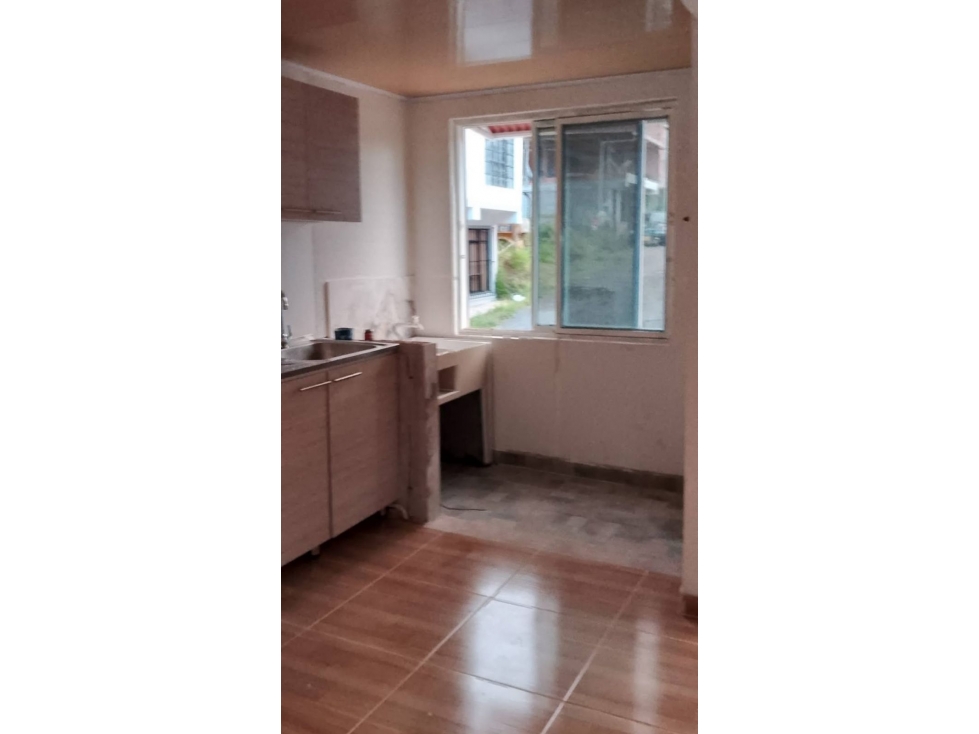VENDO APARTAMENTO 2 PISO EN SANTA ROSA- LAS AMERICAS — foto 2