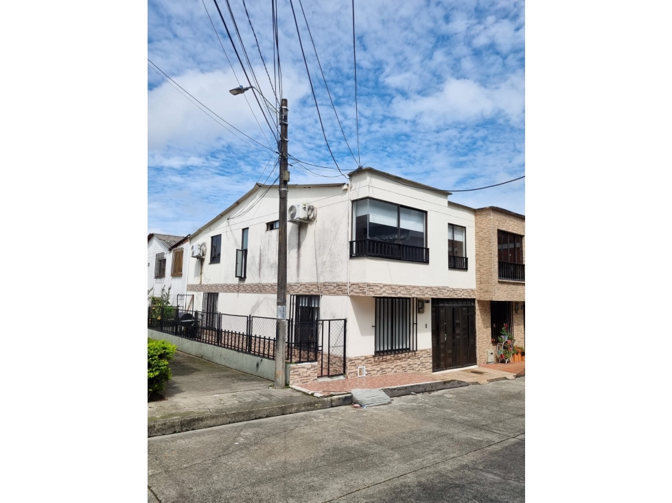 VENDO CASA/PEREIRA - 1
