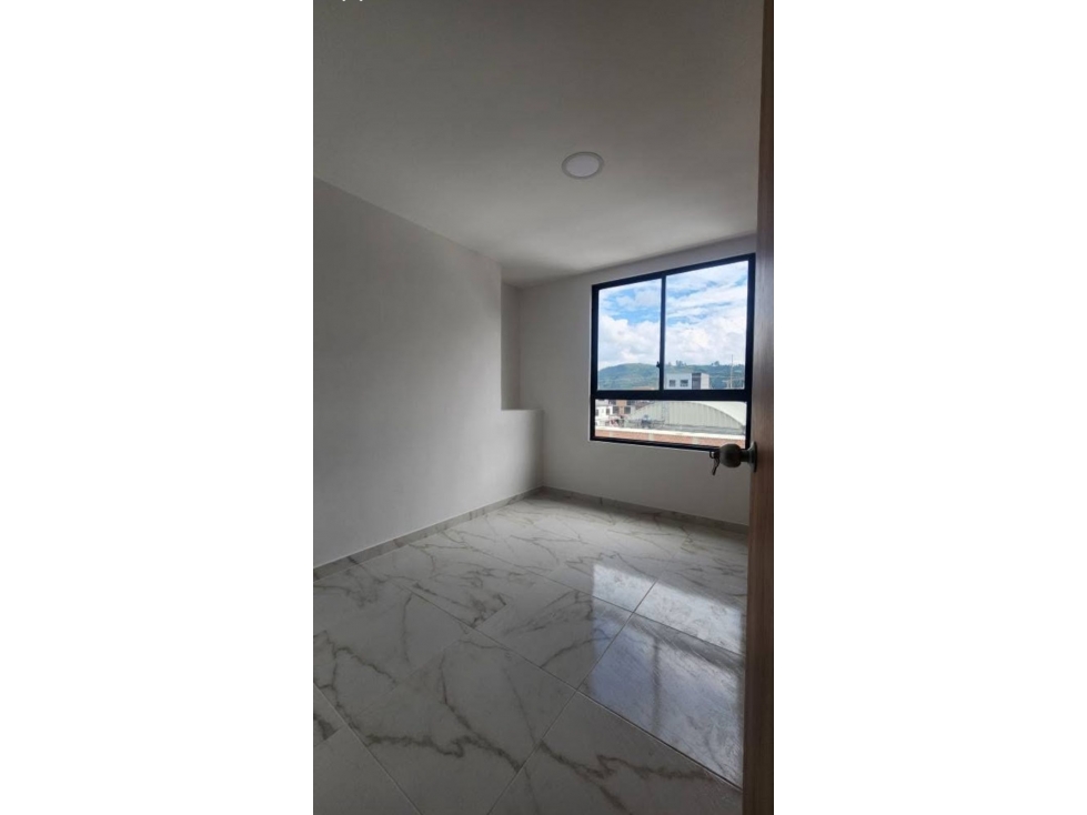 VENDO APARTAMENTO EN SANTA ROSA-LA HERMOSA — foto 5