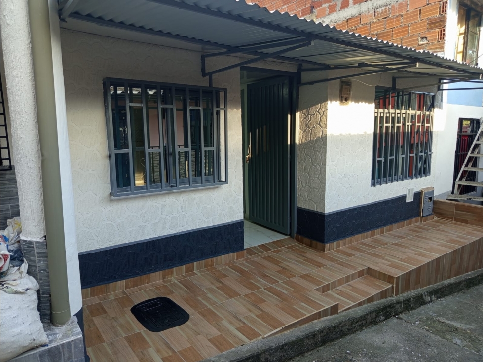 VENDO CASA EN DOSQUEBRADAS