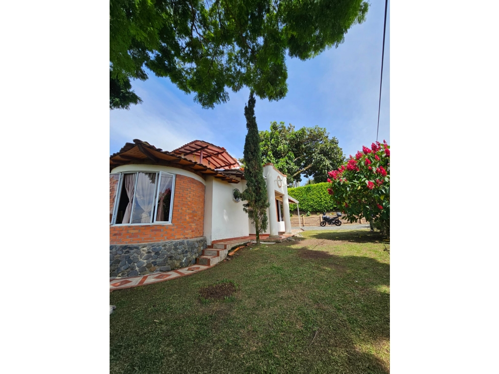 VENDO CASA CAMPESTRE EN PEREIRA-COMBIA