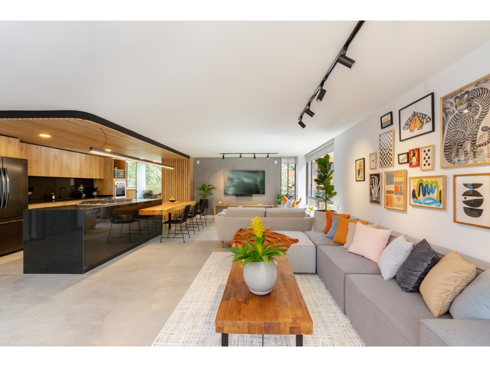 Remodeled Apartment for sale, Milla de Oro (Medellín, Colombia)