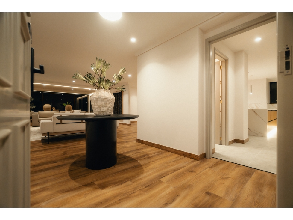 Apartamento amplio y luminoso con acabados de diseño y terraza — foto 2