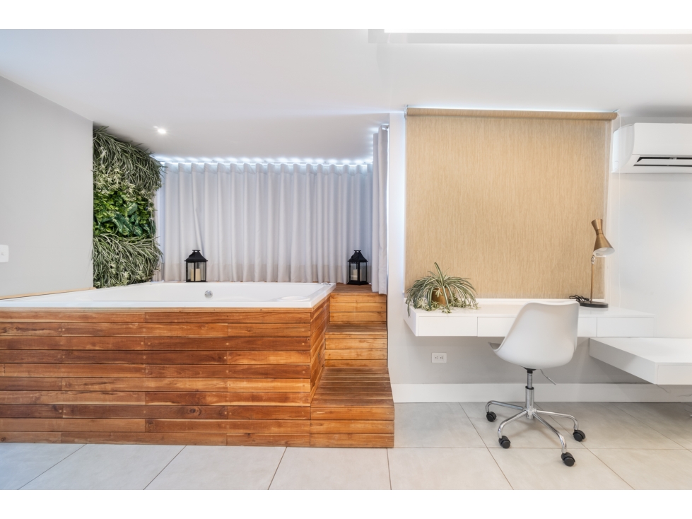 Luxury Apartment in Poblado Milla de Oro