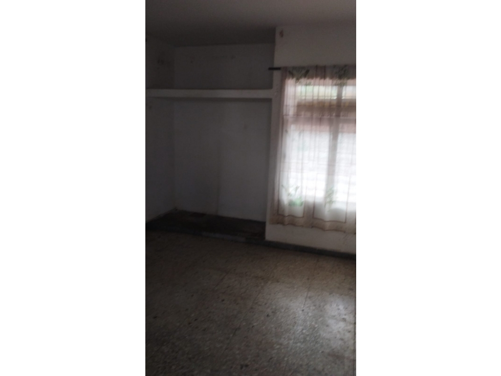 CASA EN VENTA BARRIO SANTA ELENA
