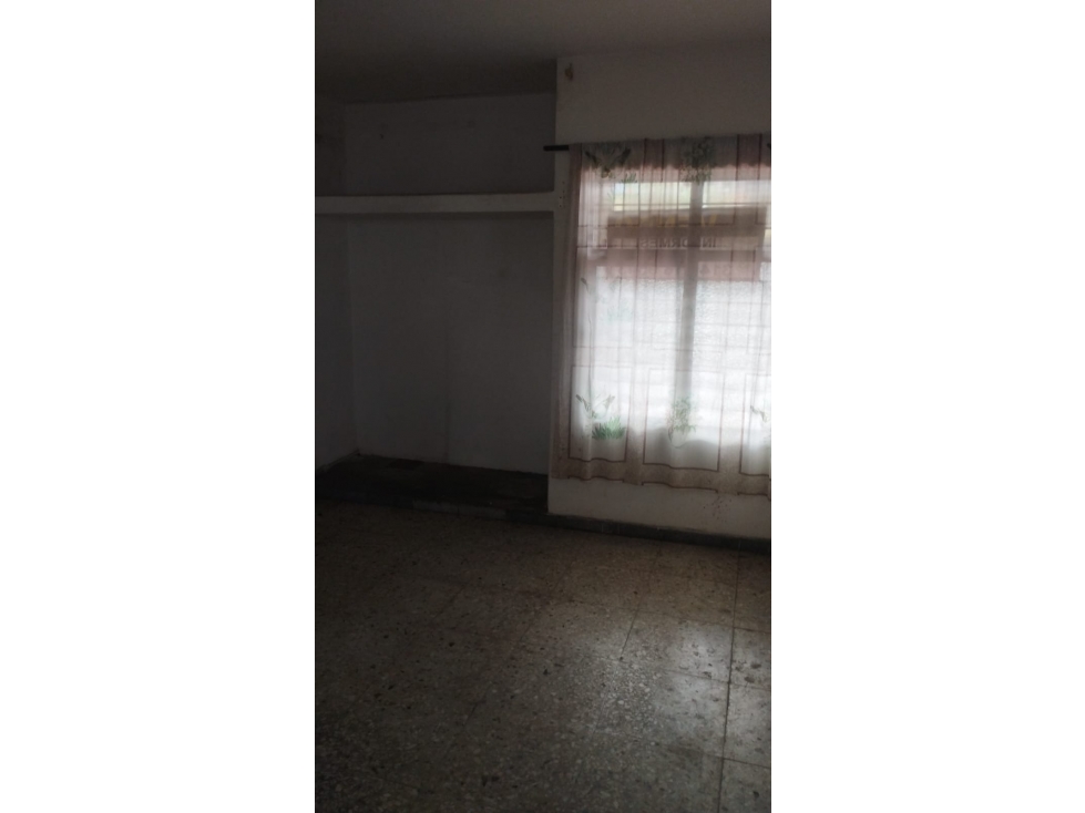 CASA EN VENTA BARRIO SANTA ELENA — foto 2