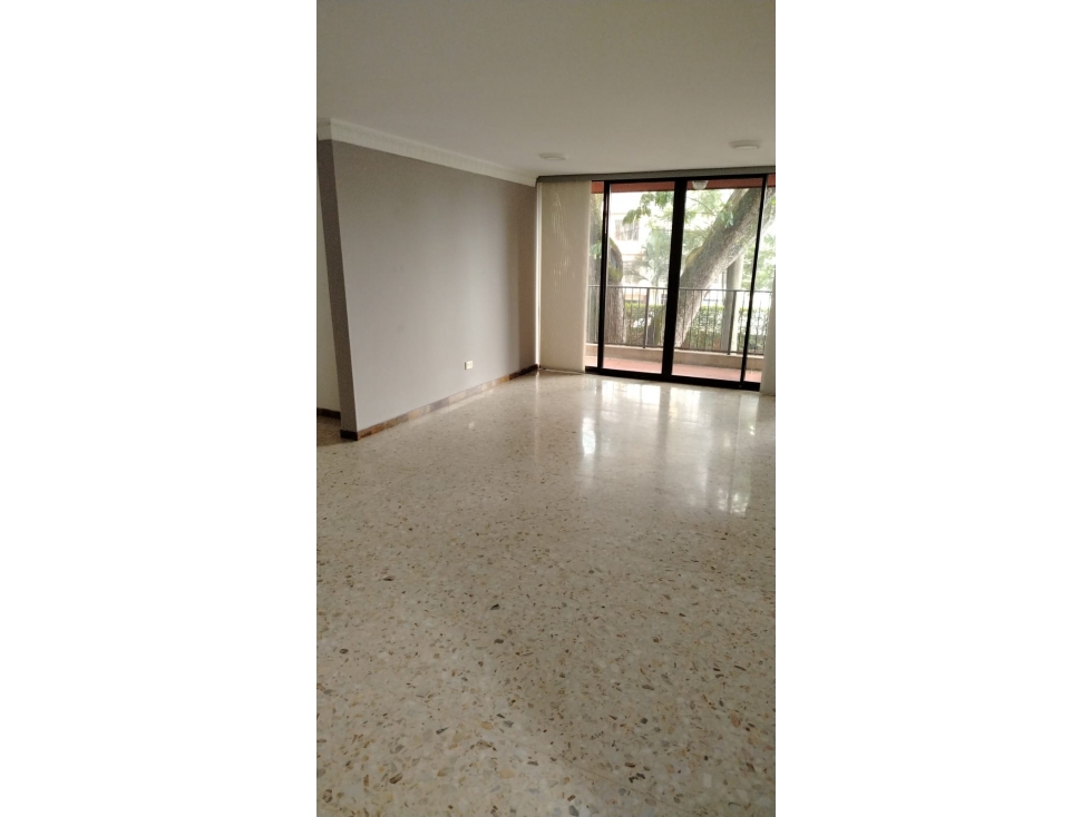 APARTAMENTO PARA ALQUILER EN ZONA ESTRATEGICA — foto 2