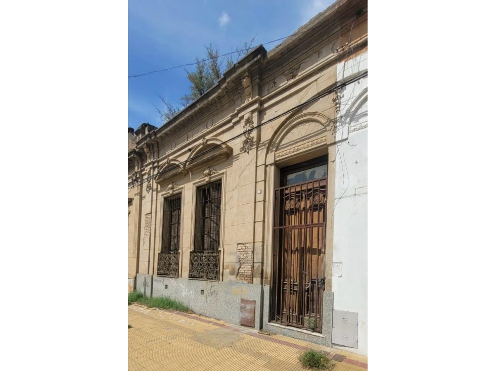 Casa a RECICLAR/DEMOLER con amplio lote en barrio La Estación — foto 2