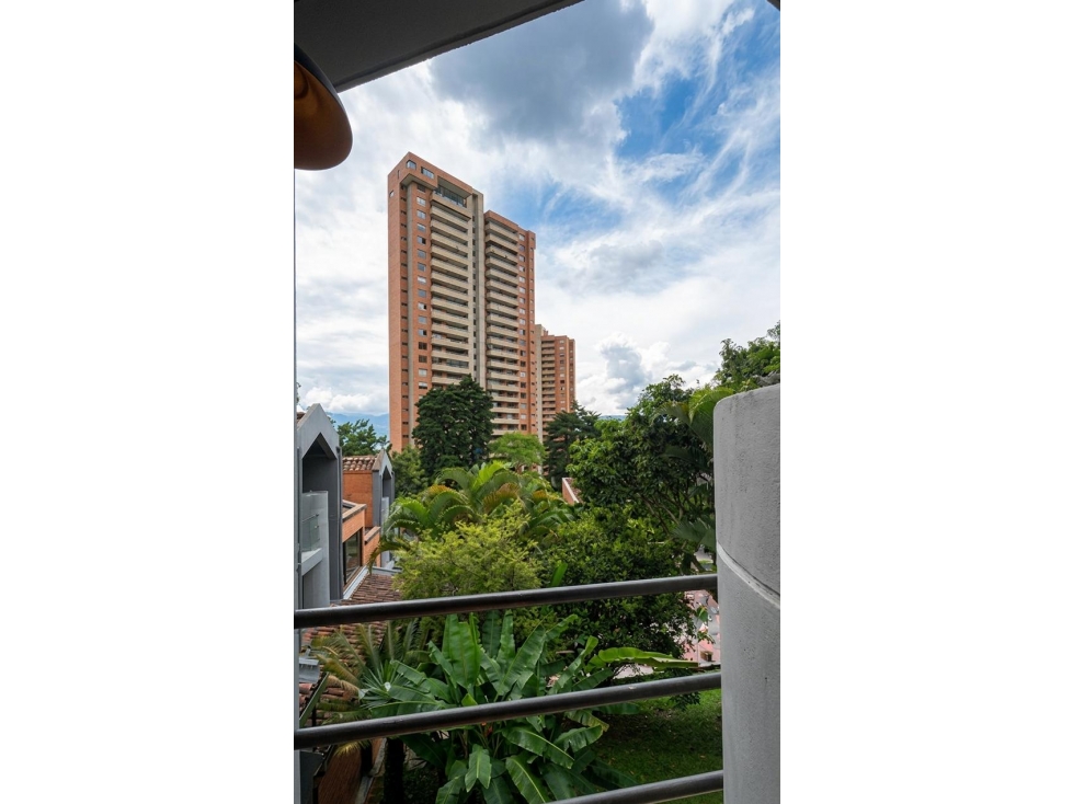 EN VENTA HERMOSA CASA CON BUENA ILUMINACION