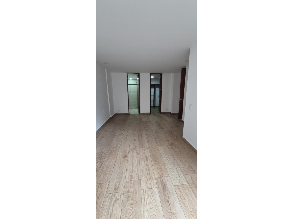 MODERNO APARTAMENTO EN ARRIENDO EN EL POBLADO — foto 3