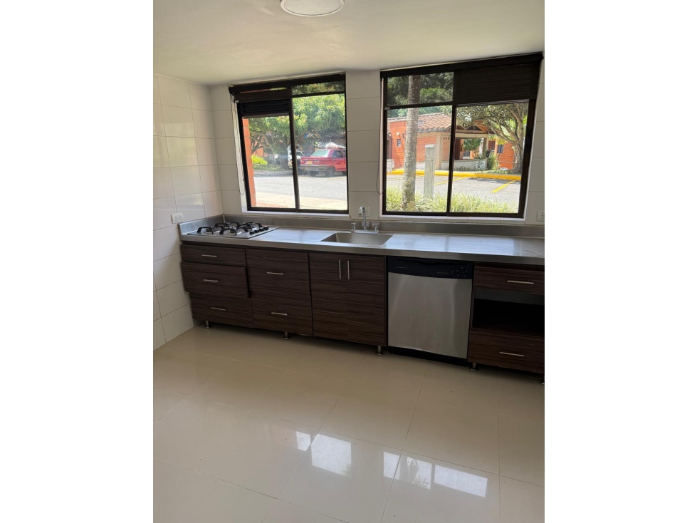 Casa en renta sector envigado, loma del chocho — foto 4