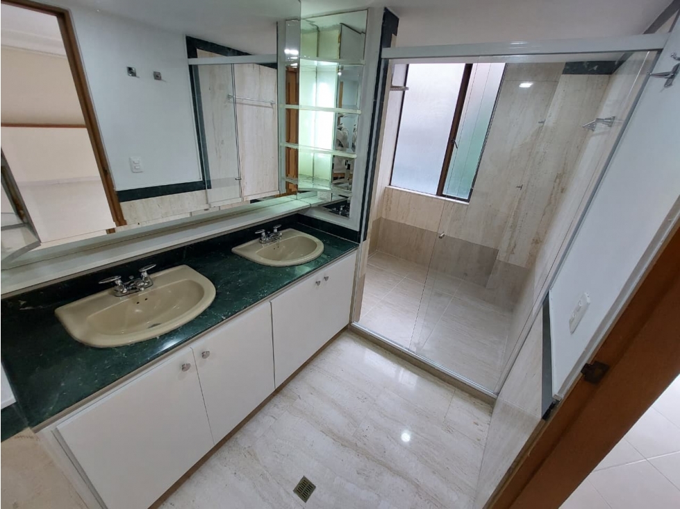 APARTAMENTO EN RENTA -POBLADO — foto 2