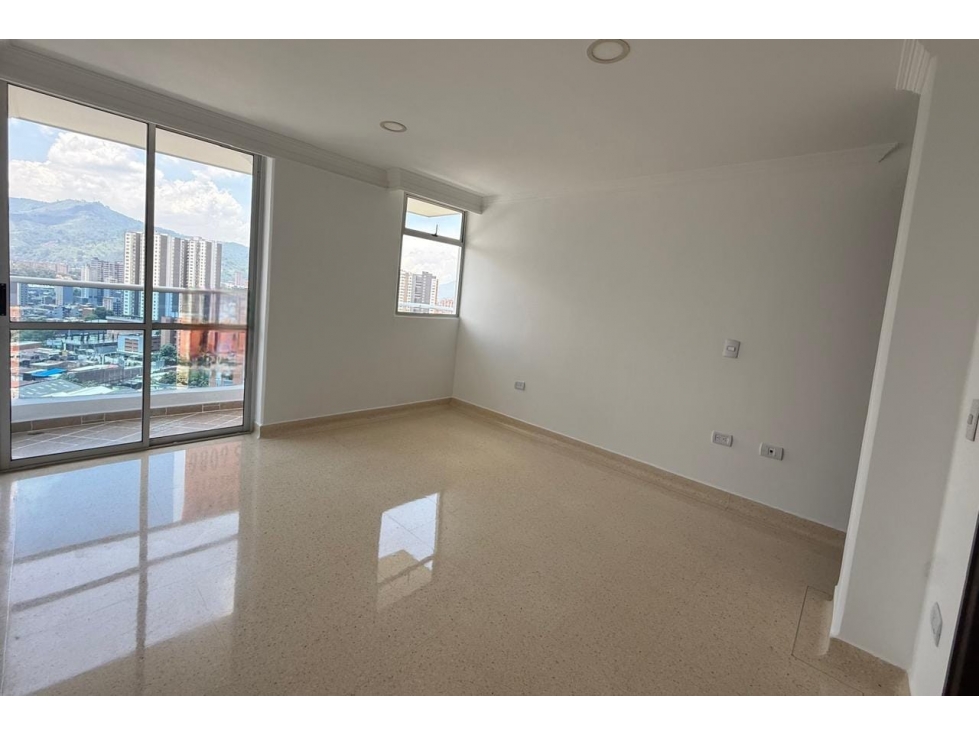 APARTAMENTO EN VENTA EN SABANETA CON HERMOSA VISTA — foto 2