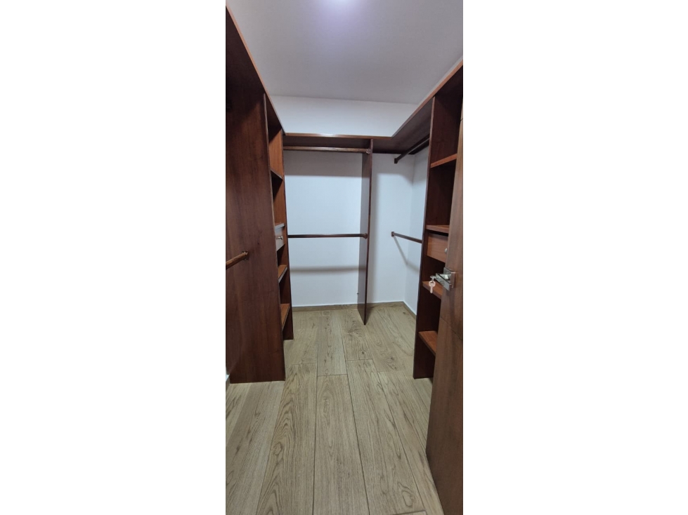 MODERNO APARTAMENTO EN ARRIENDO EN EL POBLADO — foto 4