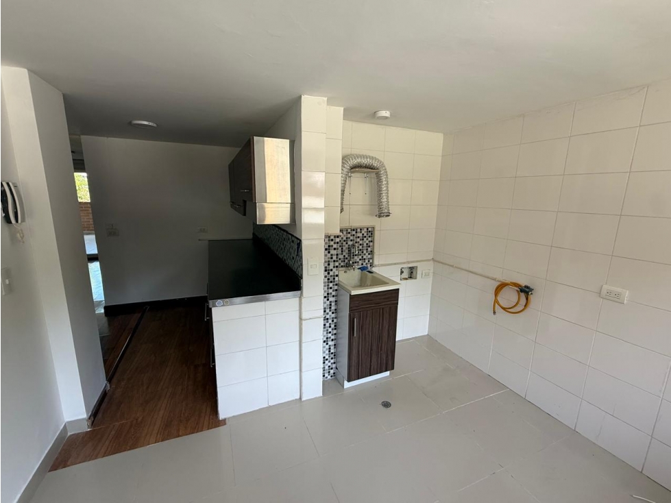 Casa en renta sector envigado, loma del chocho — foto 5