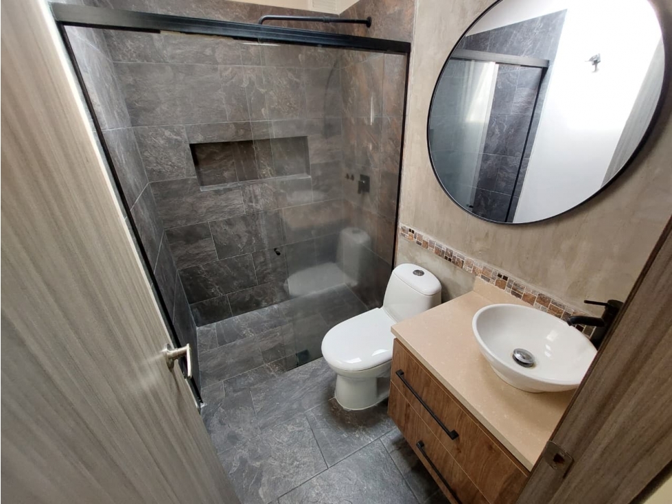 EXCLUSIVA CASA EN ENVIGADO DE 250 m² EN VENTA Y ARRIENDO — foto 3