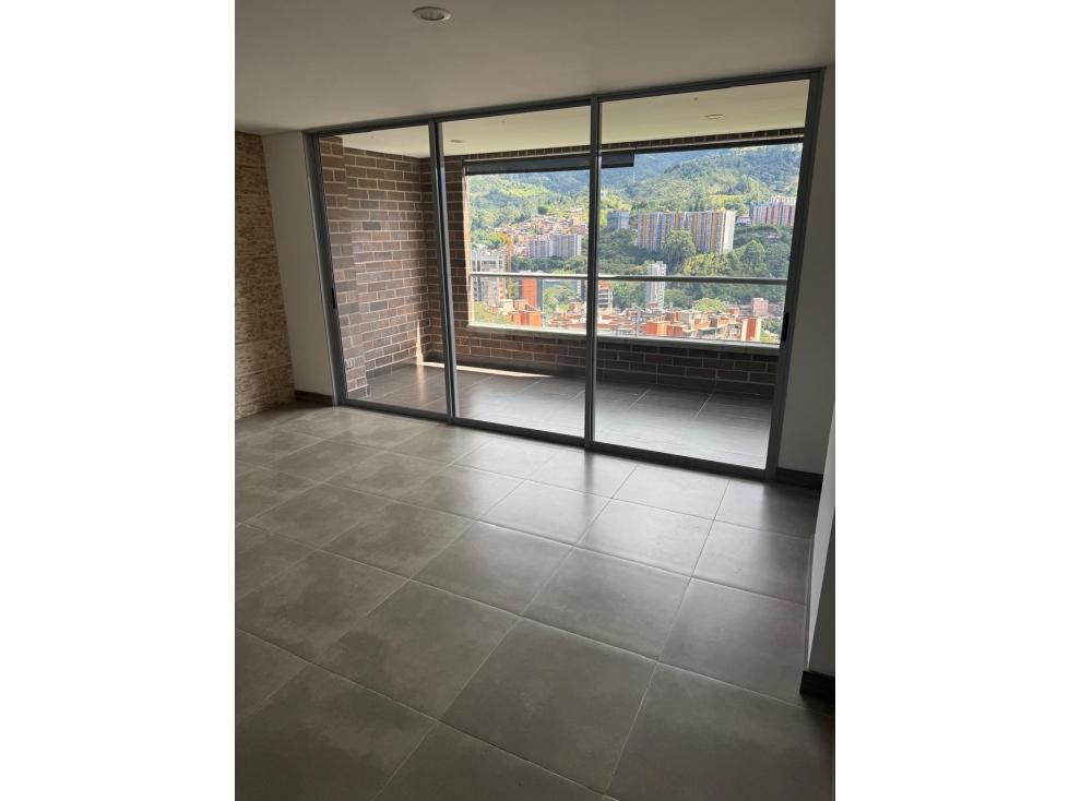 Apartamento en renta sector envigado loma de las brujas — foto 2
