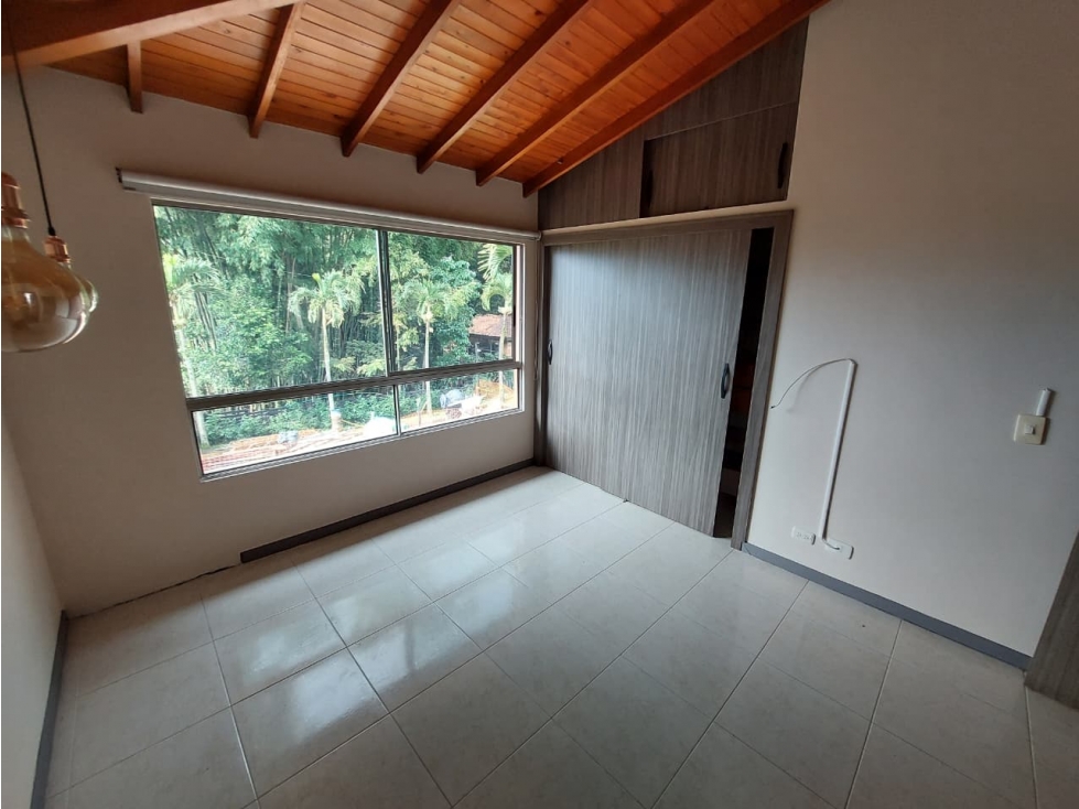 EXCLUSIVA CASA EN ENVIGADO DE 250 m² EN VENTA Y ARRIENDO — foto 4