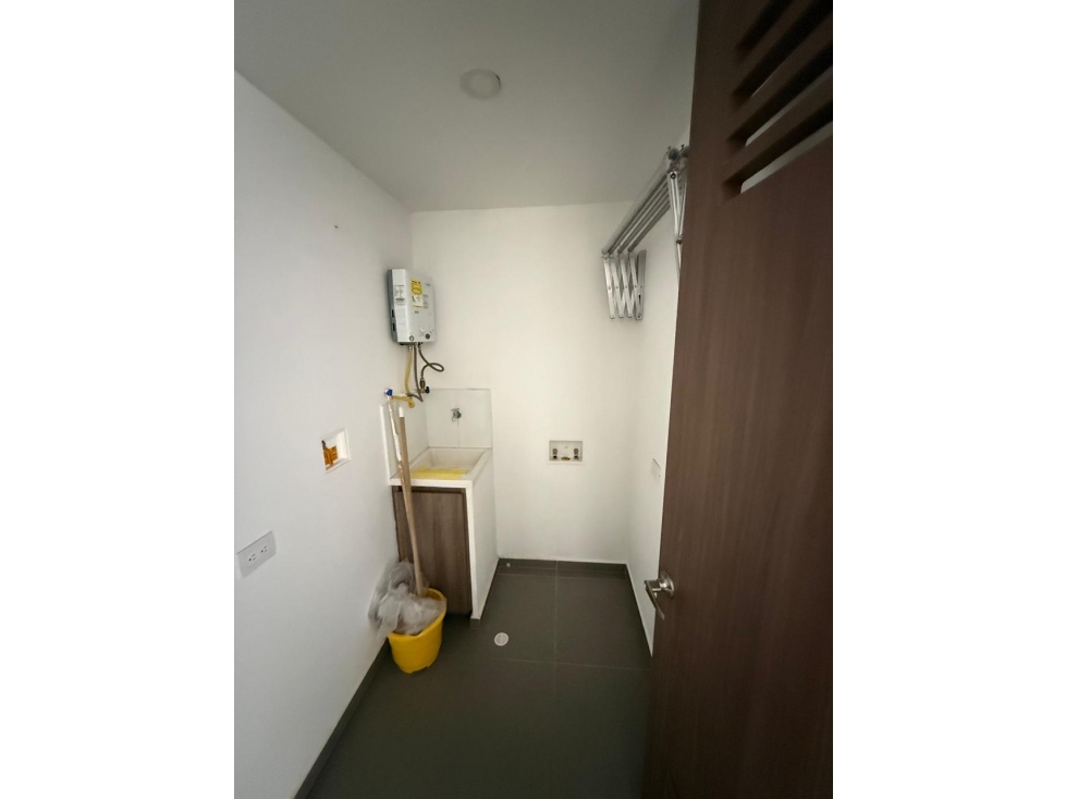 Apartamento en renta sector envigado Colina campestre — foto 5