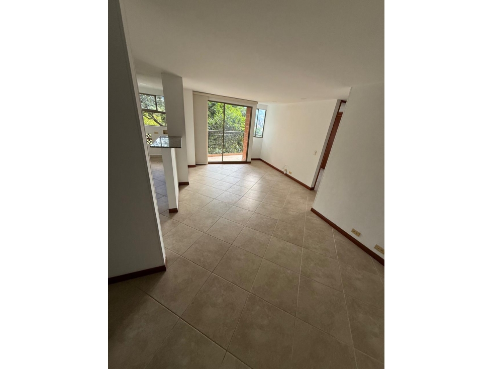 Apartamento en renta sector envigado loma del escobero — foto 2