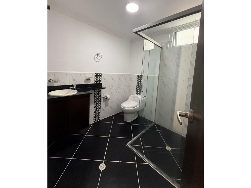 APARTAMENTO EN VENTA EN SABANETA CON HERMOSA VISTA — foto 5