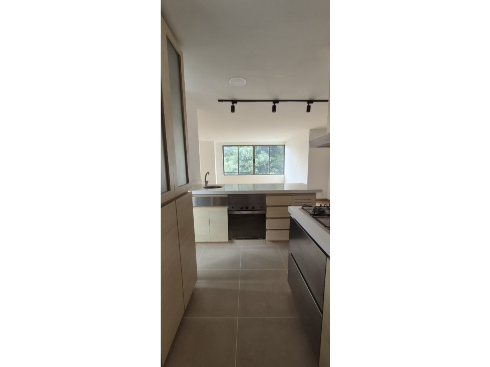 MODERNO APARTAMENTO EN ARRIENDO EN EL POBLADO