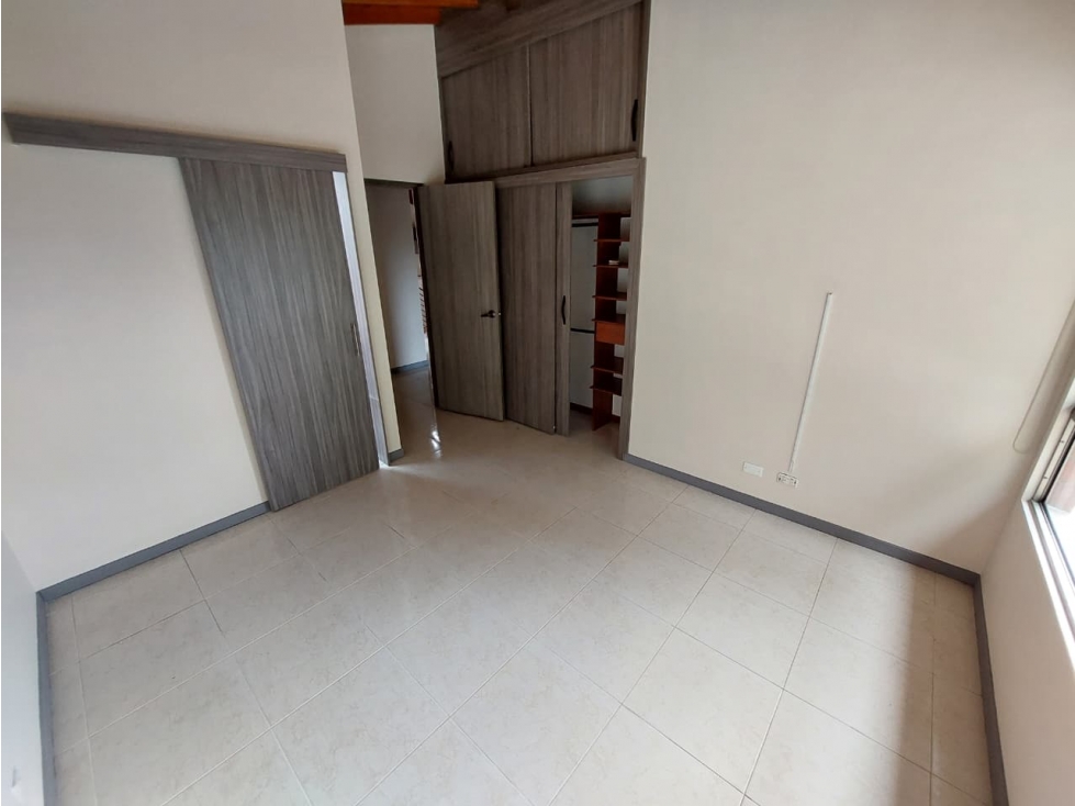 EXCLUSIVA CASA EN ENVIGADO DE 250 m² EN VENTA Y ARRIENDO — foto 5