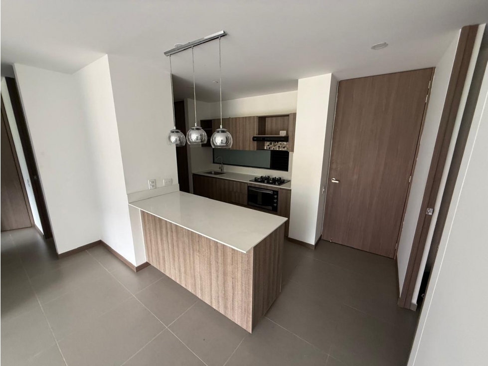 Apartamento en renta sector envigado Colina campestre — foto 2