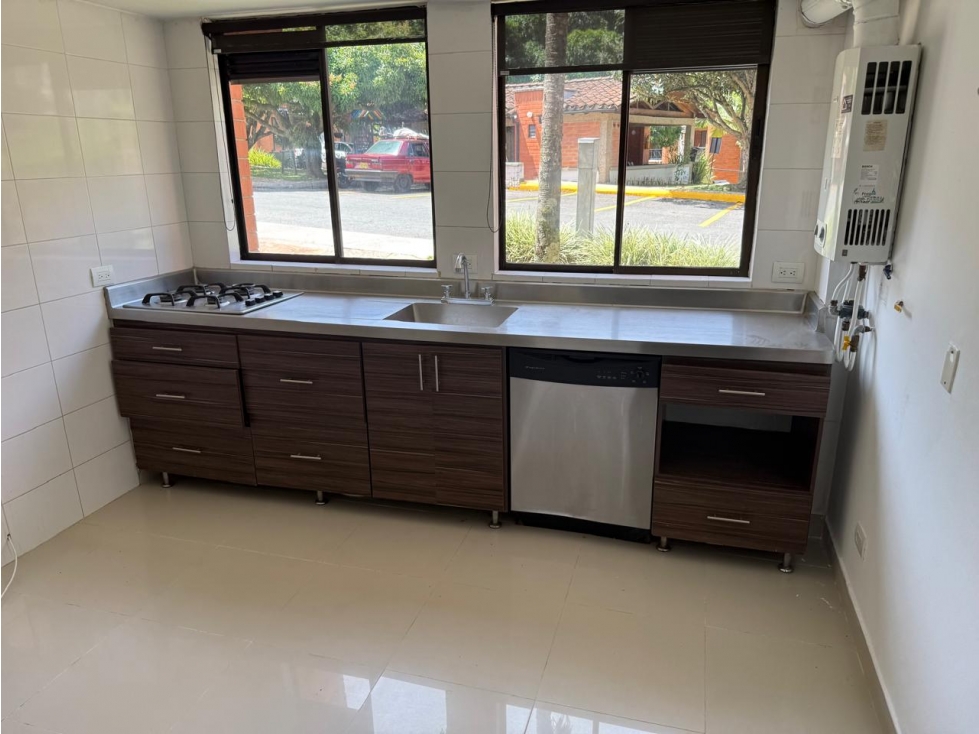 Casa en renta sector envigado, loma del chocho — foto 6