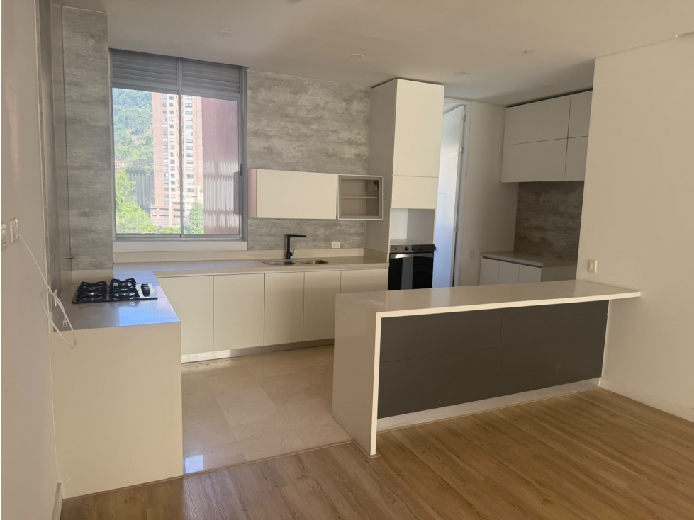 Apartamento en renta sector envigado loma de las brujas — foto 4