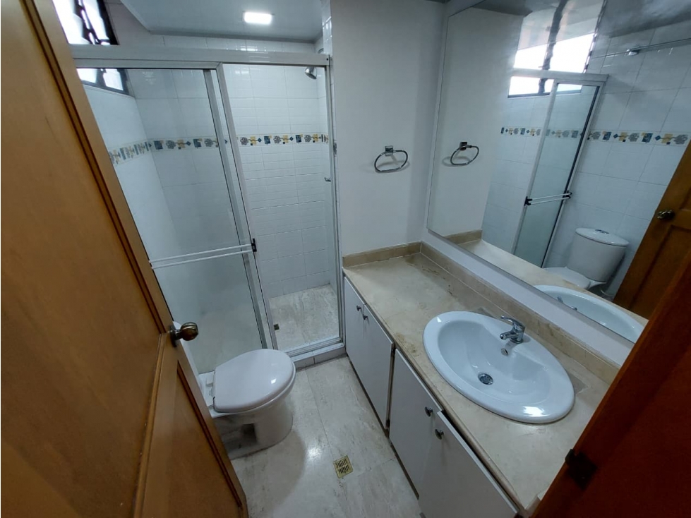 APARTAMENTO EN RENTA -POBLADO — foto 6