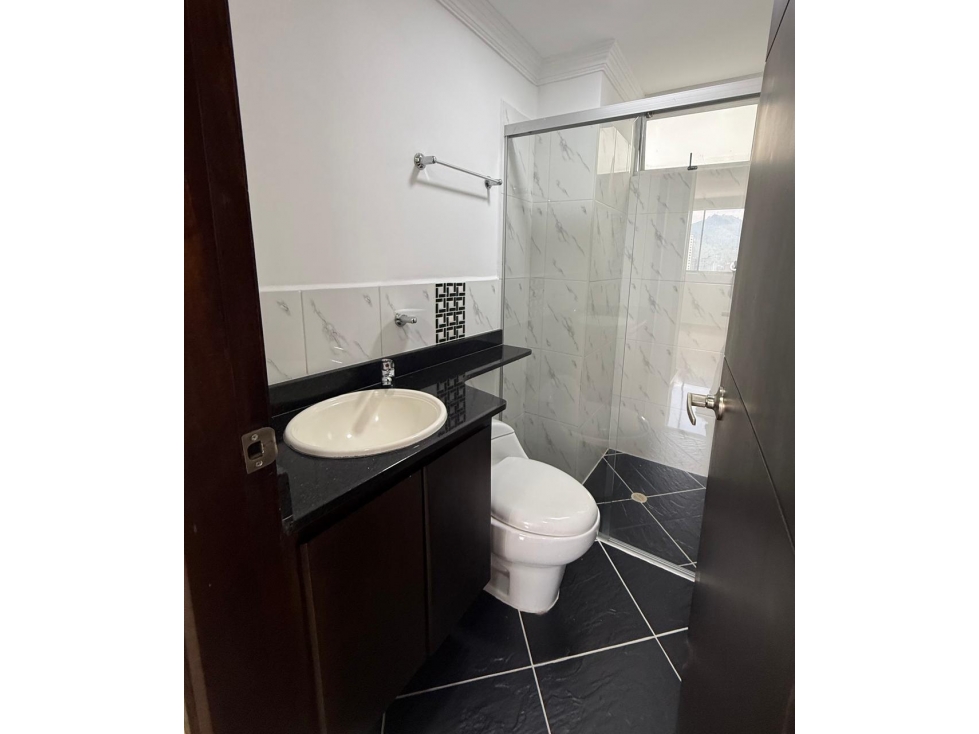APARTAMENTO EN VENTA EN SABANETA CON HERMOSA VISTA — foto 6