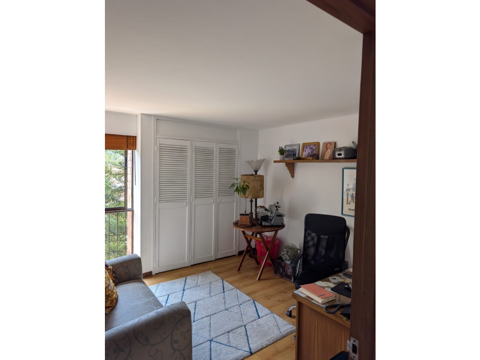 AMPLIO APARTAMENTO CON BALCON Y EXCELENTE VISTA -POBLADO — foto 6