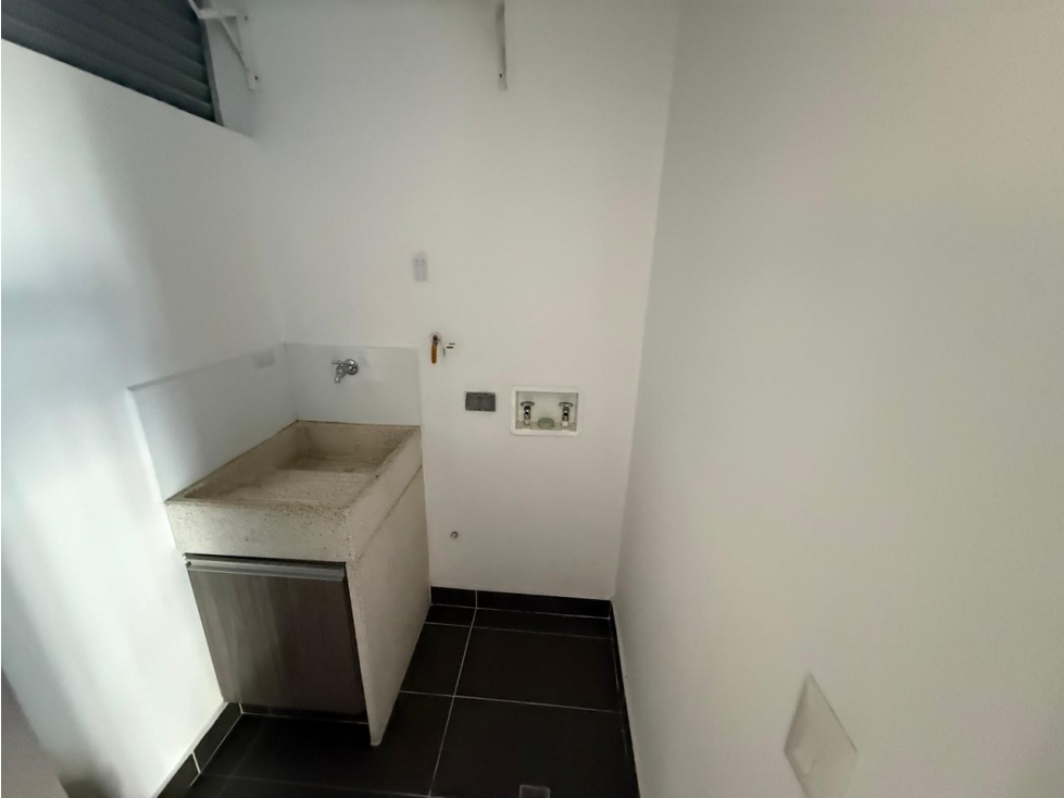Apartamento en renta sector envigado loma de las brujas — foto 5