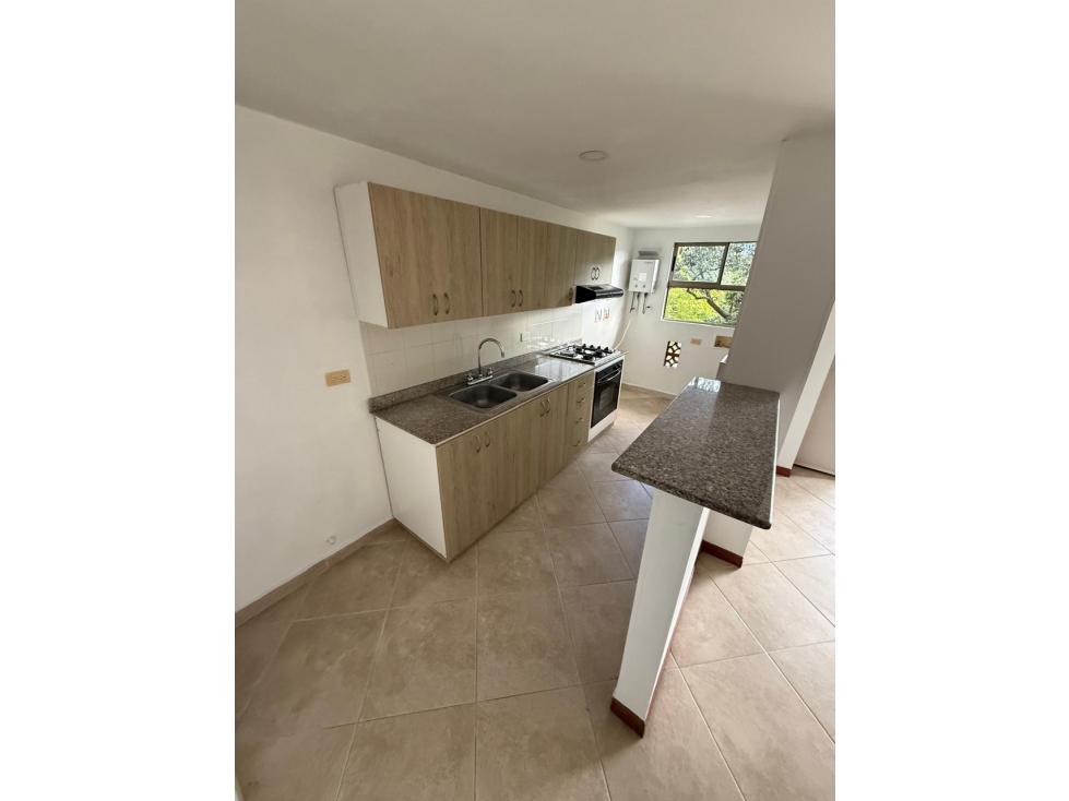 Apartamento en renta sector envigado loma del escobero — foto 4
