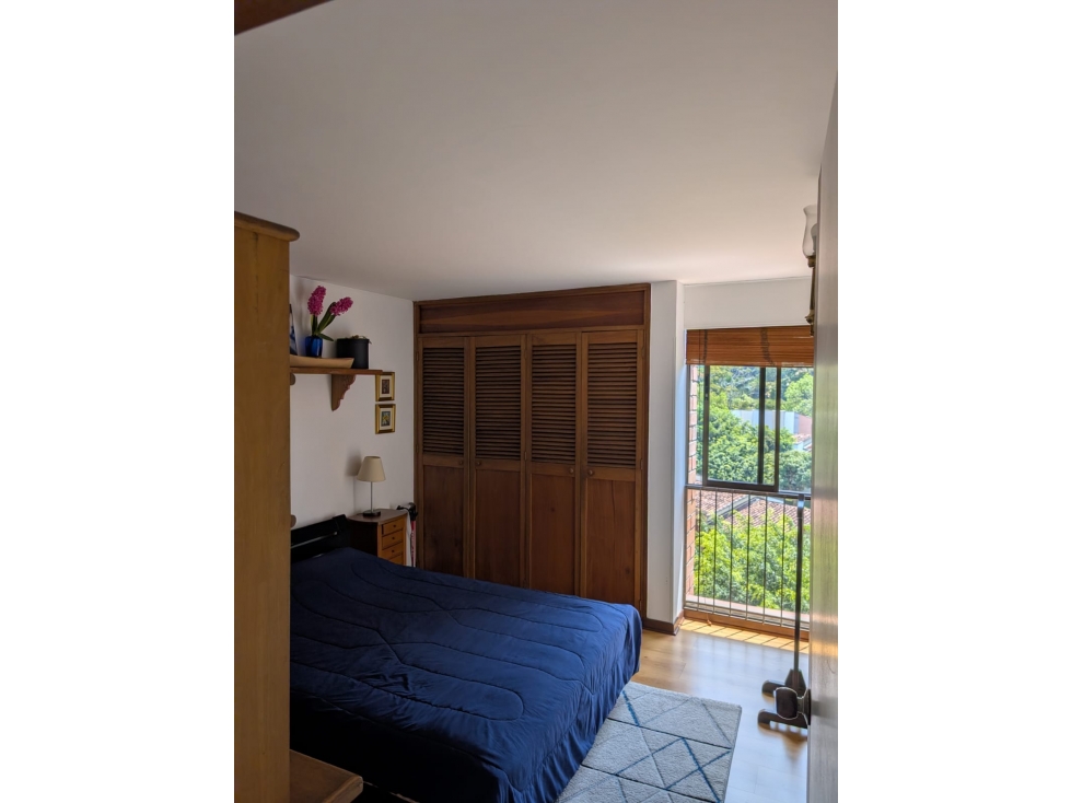 AMPLIO APARTAMENTO CON BALCON Y EXCELENTE VISTA -POBLADO — foto 4