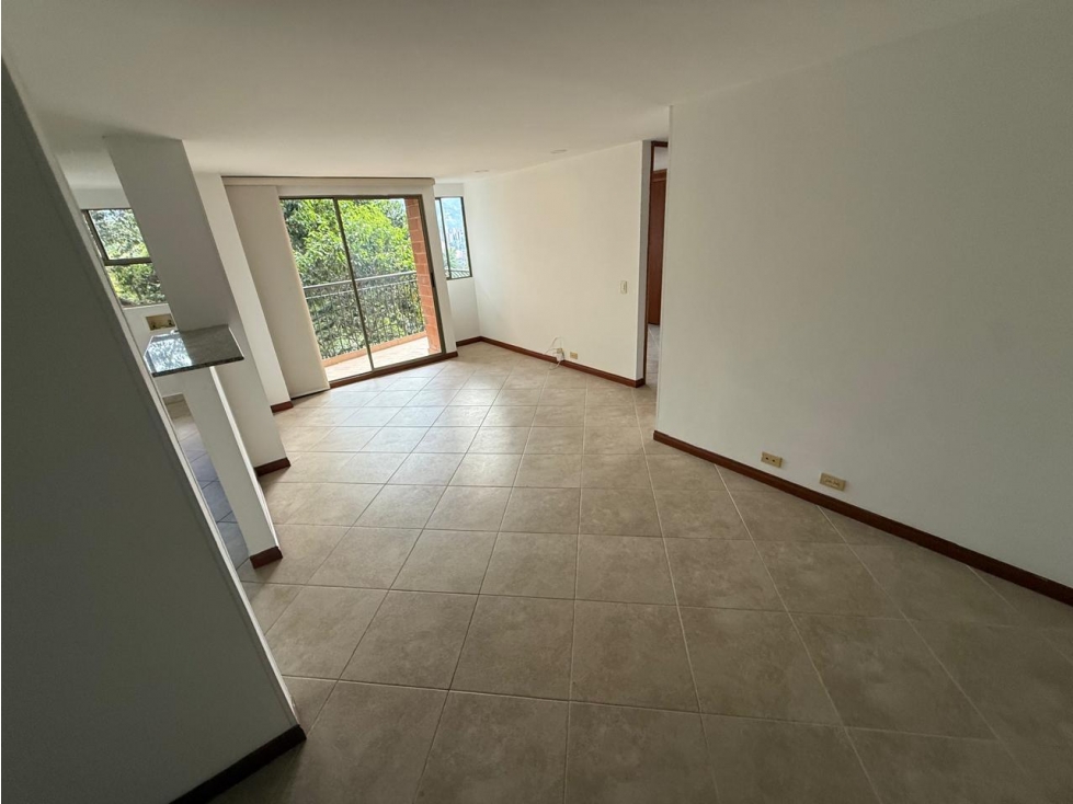 Apartamento en renta sector envigado loma del escobero — foto 3