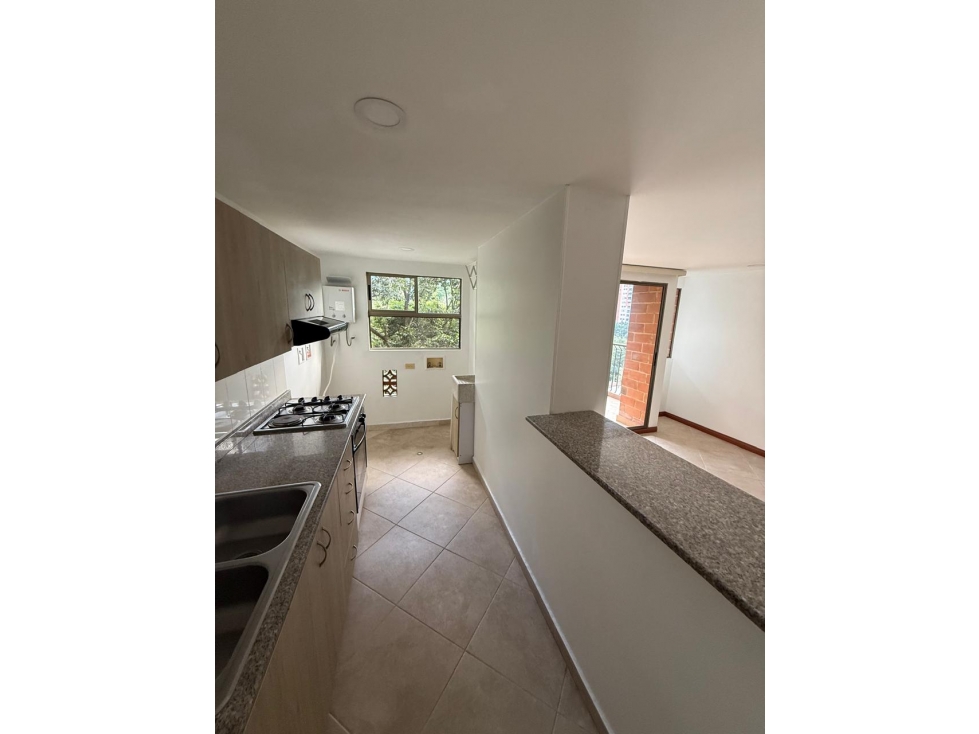 Apartamento en renta sector envigado loma del escobero — foto 5