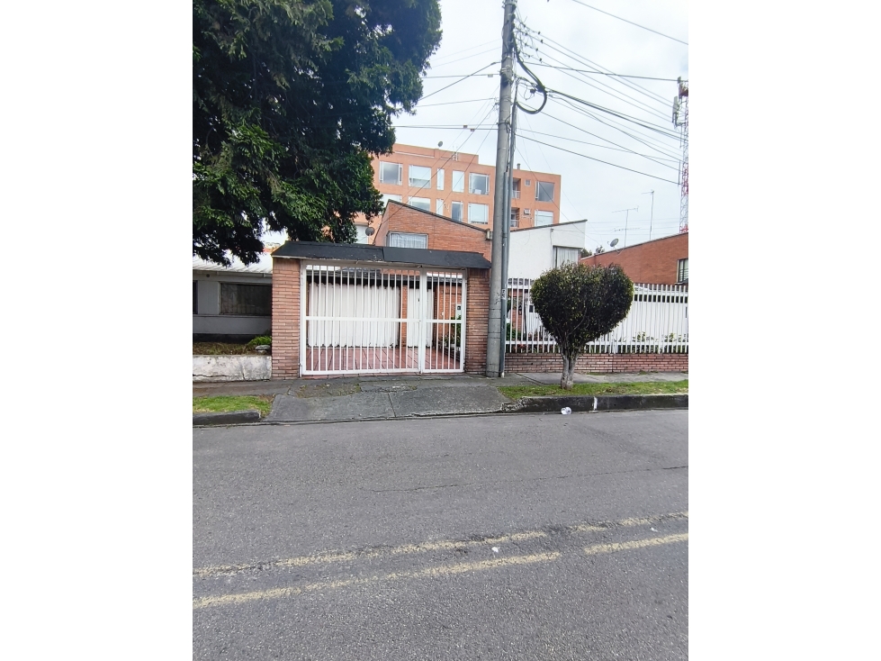 Casa en Venta - Contador Area: 228.43 Mts